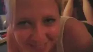 گرم ، شہوت انگیز اردو سیکس کہانی اور مطیع brunette ارورہ جولی چھاتی کے ساتھ سیاہ لڑکی